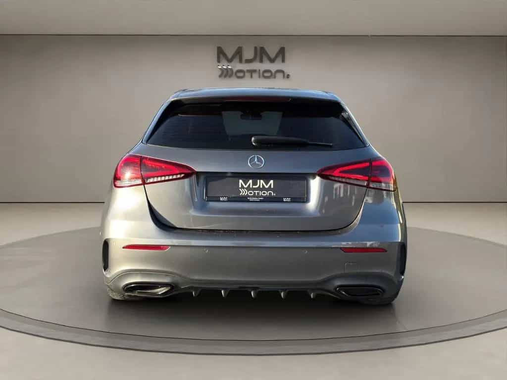 Mercedes-Benz A-Class 180 AMG LED Alcantara Navi Garantie 04/2019-photo-6