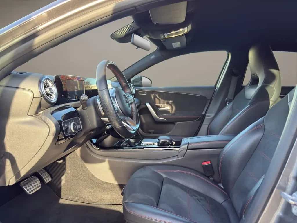 Mercedes-Benz A-Class 180 AMG LED Alcantara Navi Garantie 04/2019-photo-8