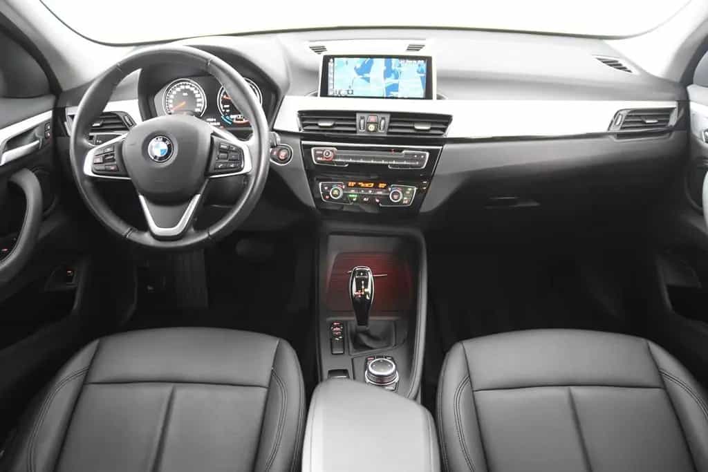 BMW X1 sDrive18i A xLine  *1.Hand*Leder*Navi*SHZ* 11/2021-photo-1