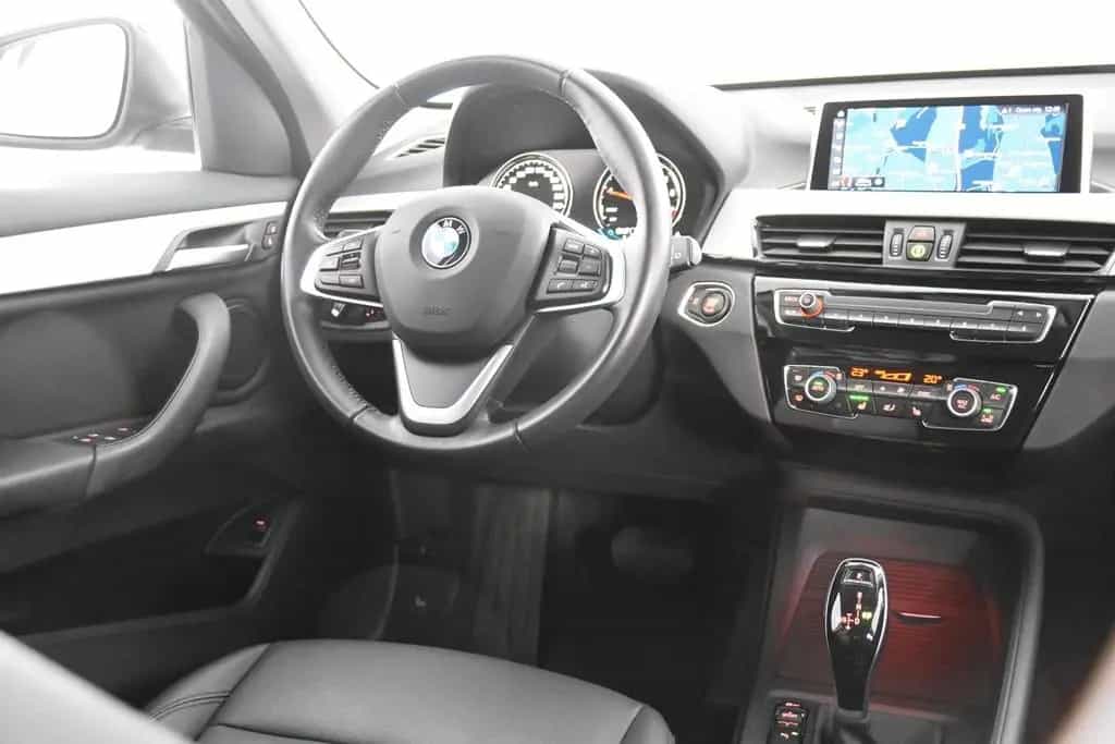 BMW X1 sDrive18i A xLine  *1.Hand*Leder*Navi*SHZ* 11/2021-photo-12