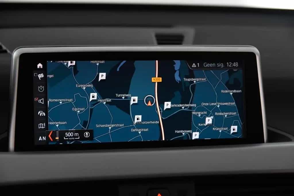 BMW X1 sDrive18i A xLine  *1.Hand*Leder*Navi*SHZ* 11/2021-photo-16