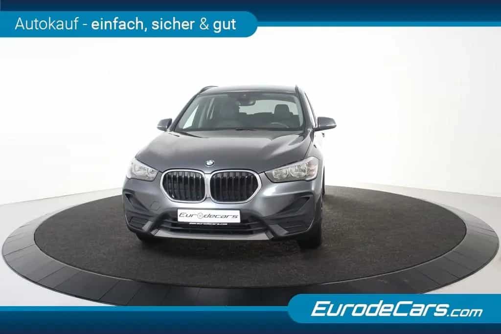 BMW X1 sDrive18i A xLine  *1.Hand*Leder*Navi*SHZ* 11/2021-photo-19