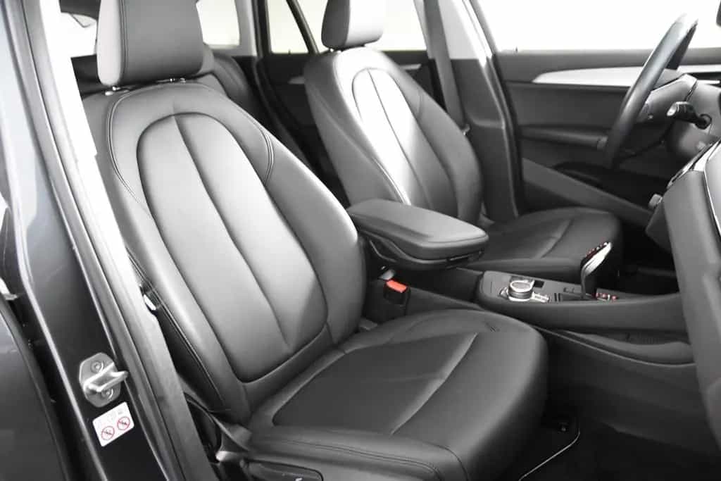 BMW X1 sDrive18i A xLine  *1.Hand*Leder*Navi*SHZ* 11/2021-photo-2