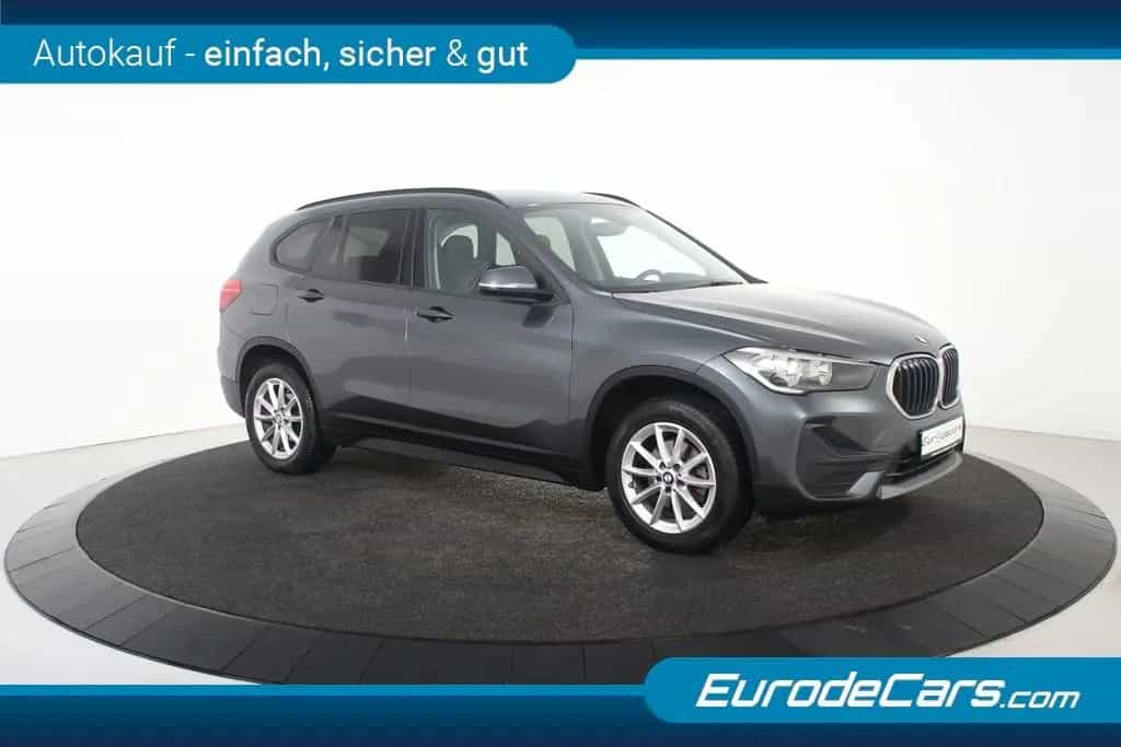 BMW X1 sDrive18i A xLine  *1.Hand*Leder*Navi*SHZ* 11/2021-photo-22