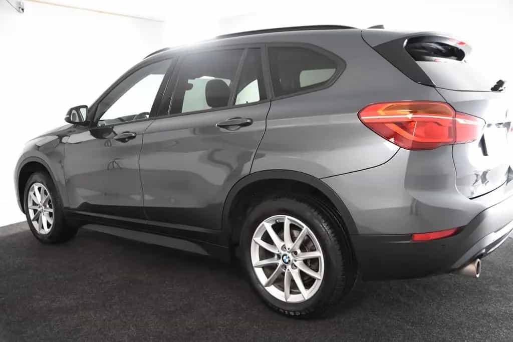 BMW X1 sDrive18i A xLine  *1.Hand*Leder*Navi*SHZ* 11/2021-photo-24