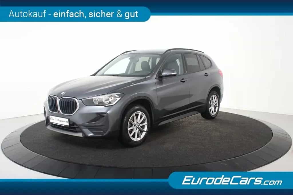 BMW X1 sDrive18i A xLine  *1.Hand*Leder*Navi*SHZ* 11/2021-photo-4