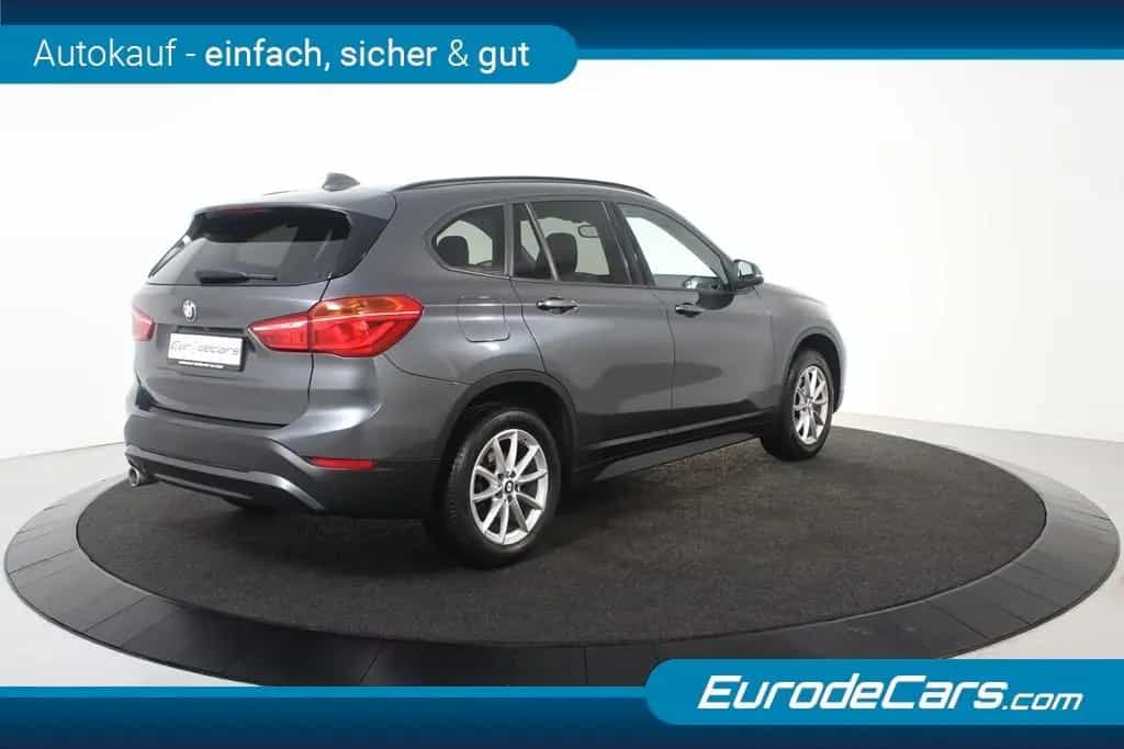 BMW X1 sDrive18i A xLine  *1.Hand*Leder*Navi*SHZ* 11/2021-photo-6