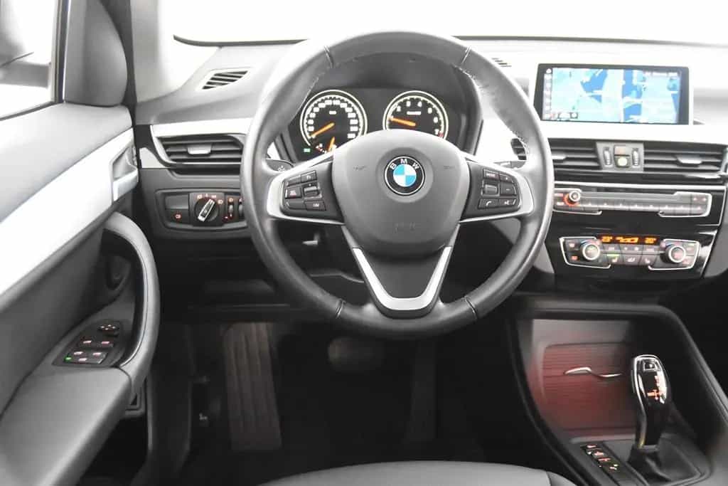 BMW X1 sDrive18i A xLine  *1.Hand*Leder*Navi*SHZ* 11/2021-photo-8