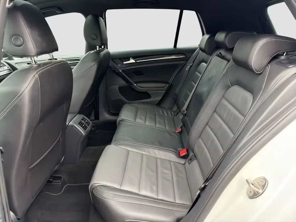 Volkswagen Golf 05/2016-photo-12
