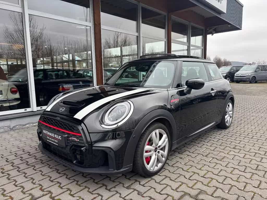 MINI John Cooper Works Essential Trim Pano Harman 03/2024-photo-1