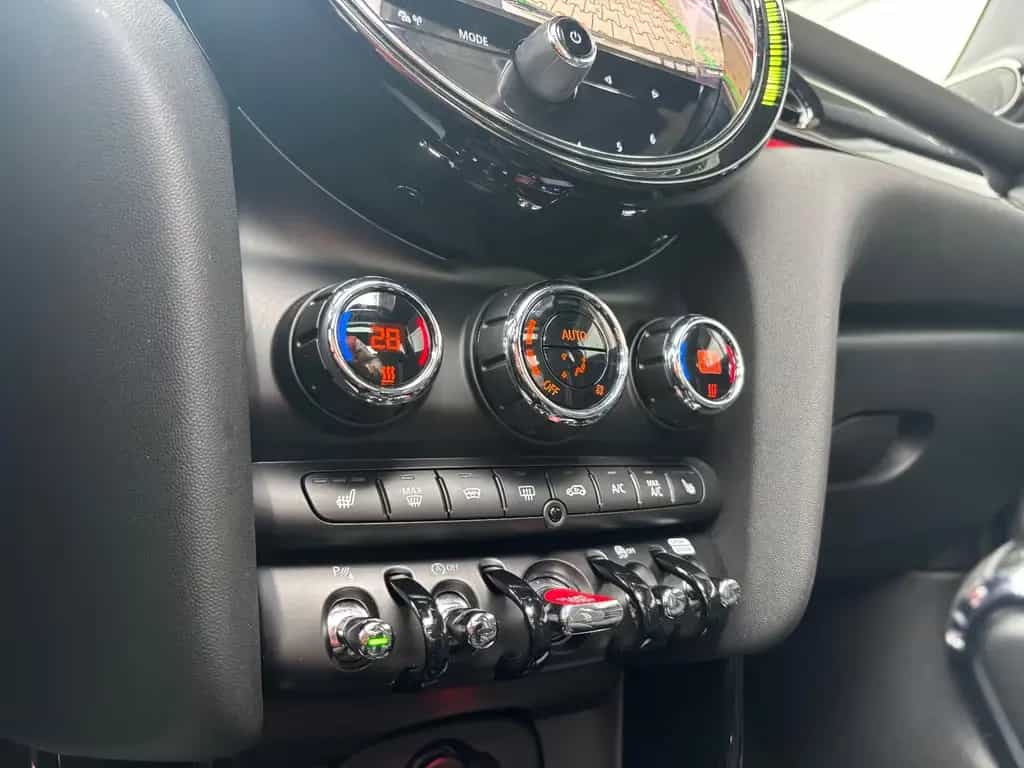 MINI John Cooper Works Essential Trim Pano Harman 03/2024-photo-12