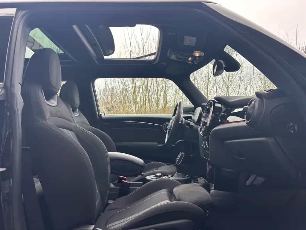 MINI John Cooper Works Essential Trim Pano Harman 03/2024-photo-4