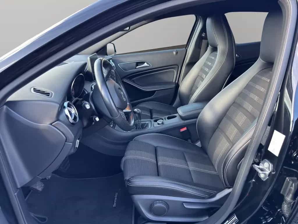 Mercedes-Benz GLA 200 *LED*Teilleder*Navi* 10/2018-photo-8