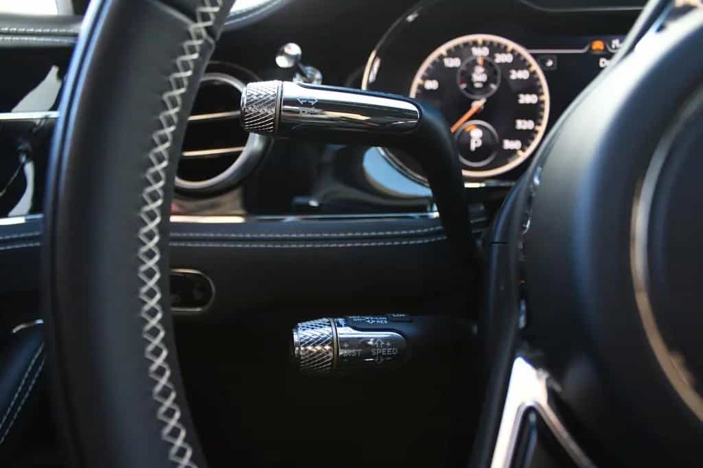 Bentley Flying Spur W12 BENTLEY WARRANTY*MULLINER FIRST EDITION 08/2020-photo-25