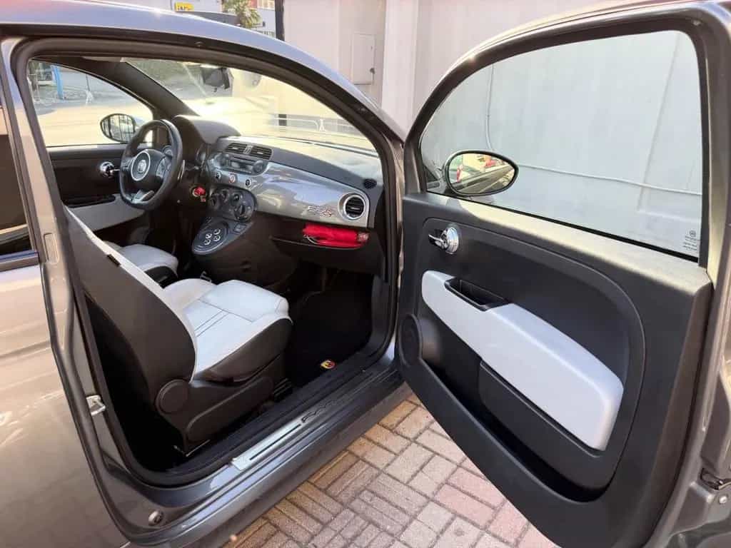 Abarth 500C 1.4 Turbo T-Jet Cabrio 05/2011-photo-11