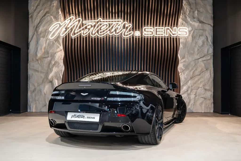 Aston Martin V12 Vantage 6.0 S 573ch 06/2015-photo-1