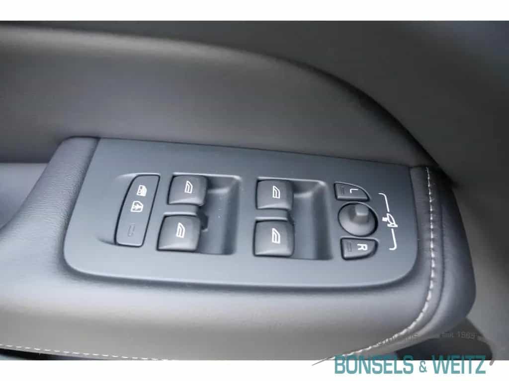 Volvo XC60 Ultimate Dark B4 DIESEL AWD AUTOMATIK ULTIM 01/2023-photo-16