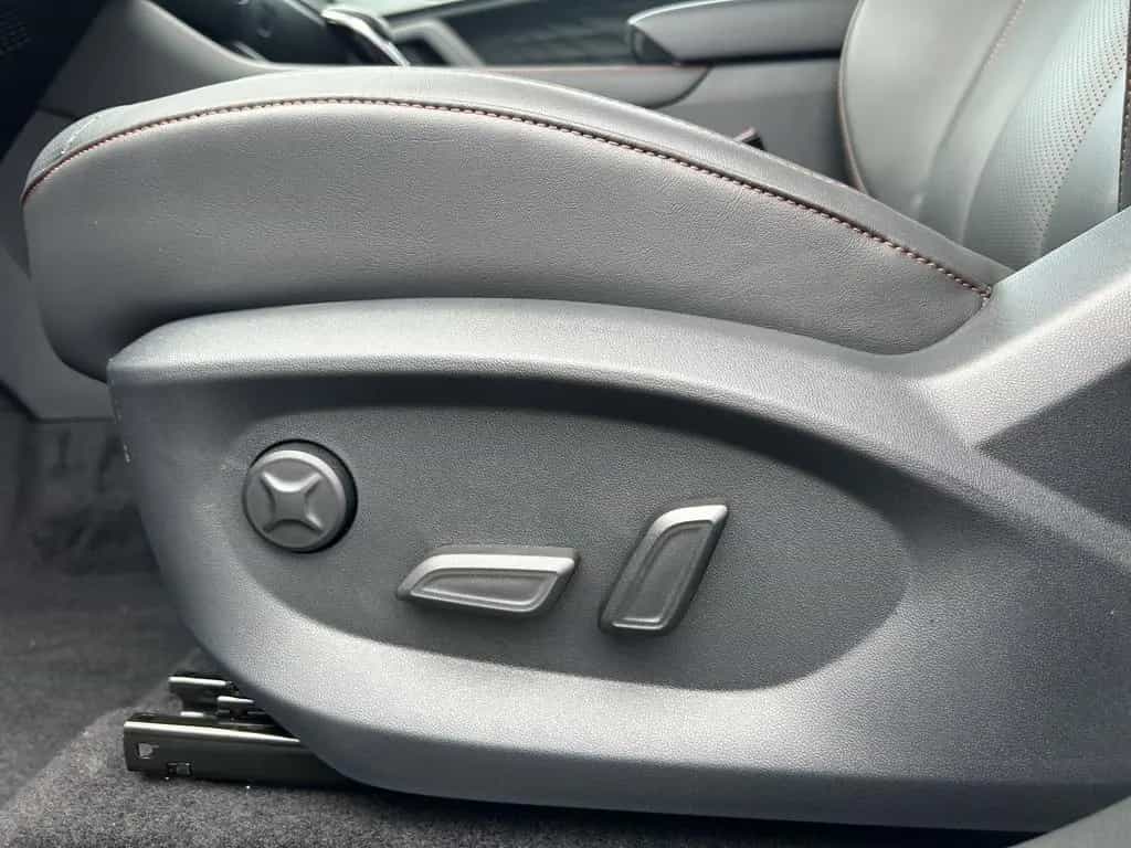 MG HS Luxury 1.5T-GDI Auto Sports Utility Vehicle. 08/2025-photo-20