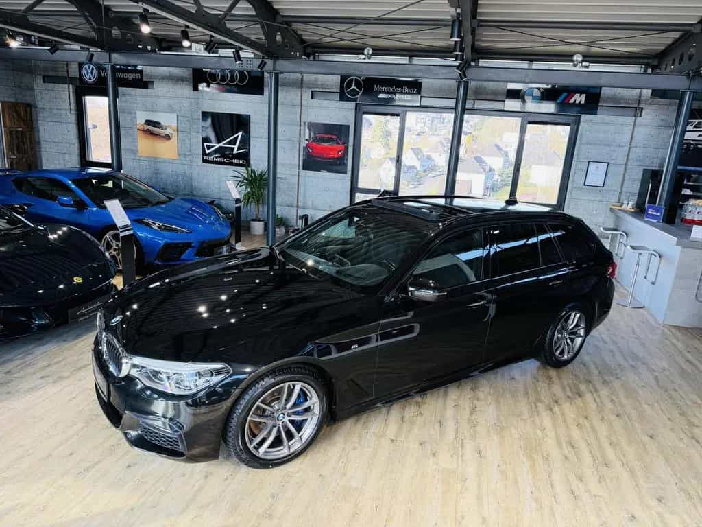 BMW 5 Series 530 i Touring M Sport*PANO*HEADUP*LED*NAVI*ACC 12/2017-photo-0