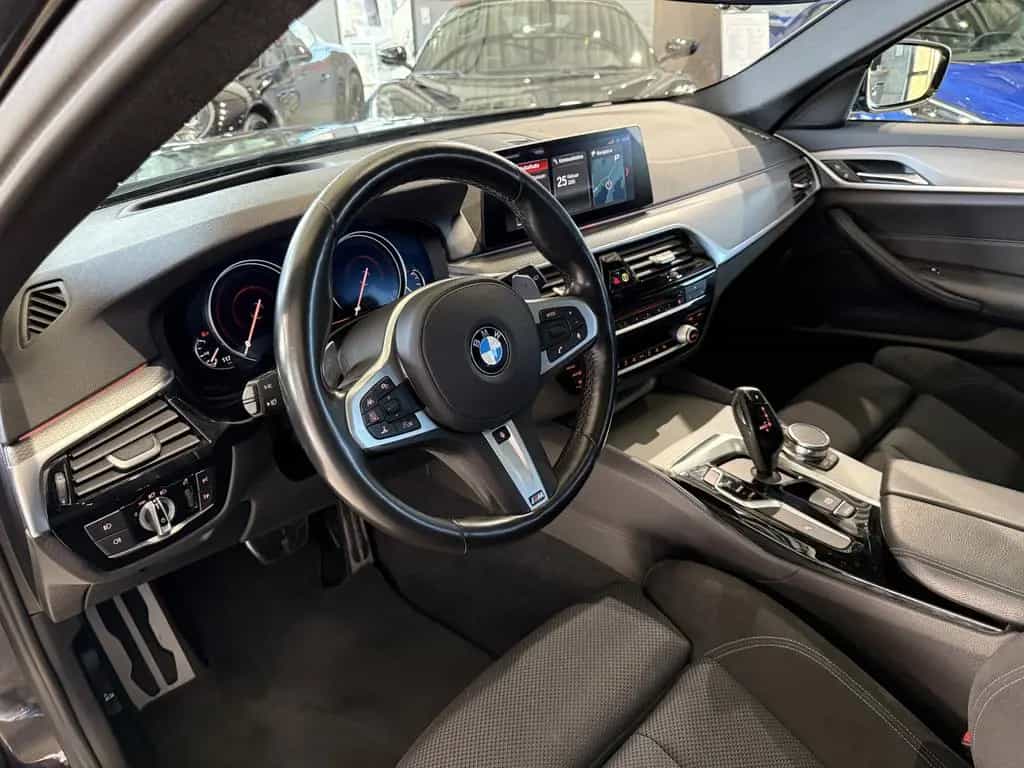 BMW 5 Series 530 i Touring M Sport*PANO*HEADUP*LED*NAVI*ACC 12/2017-photo-11
