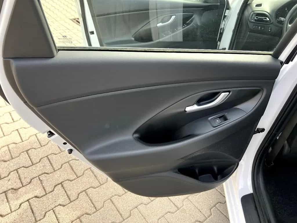 Hyundai i30 cw 1.5 T-GDI Trend *LED Navi Sitzh. Kamera* 11/2022-photo-10
