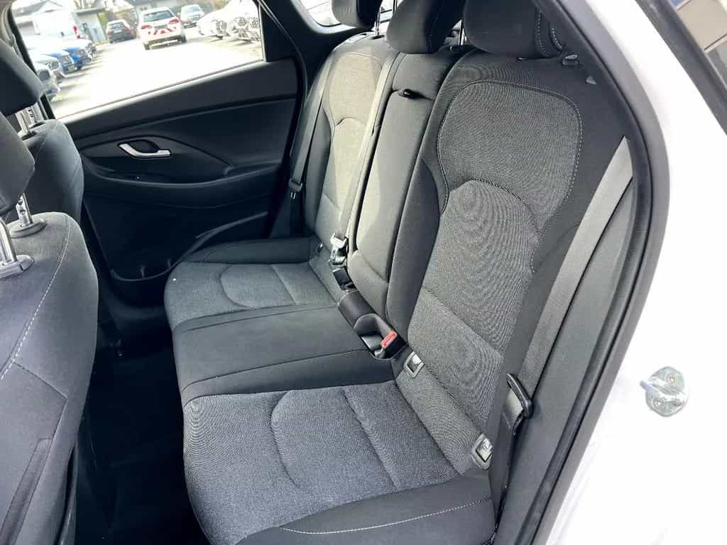 Hyundai i30 cw 1.5 T-GDI Trend *LED Navi Sitzh. Kamera* 11/2022-photo-12