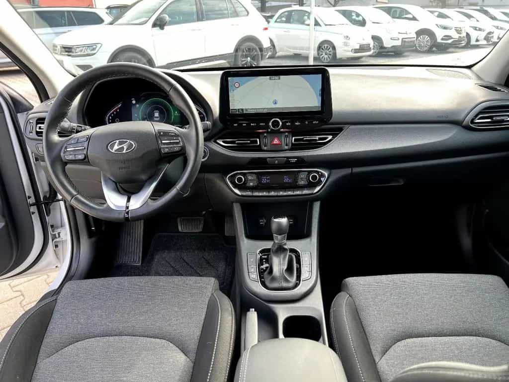 Hyundai i30 cw 1.5 T-GDI Trend *LED Navi Sitzh. Kamera* 11/2022-photo-16