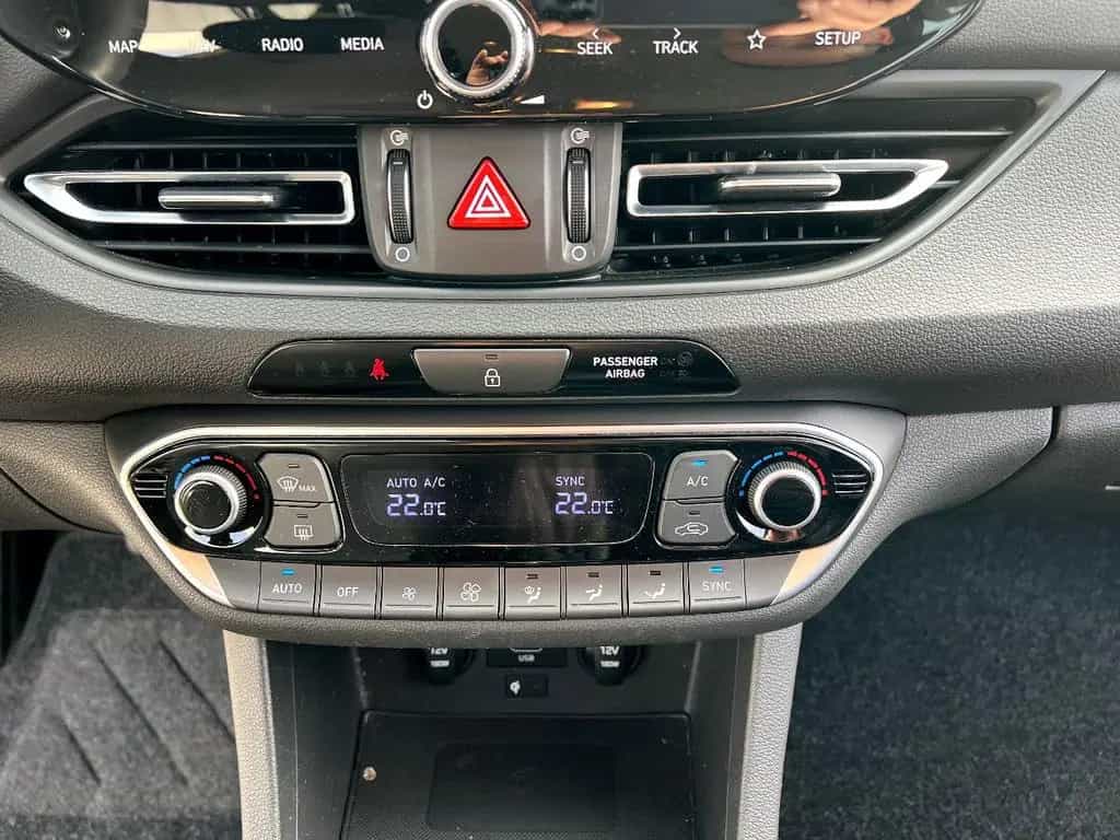 Hyundai i30 cw 1.5 T-GDI Trend *LED Navi Sitzh. Kamera* 11/2022-photo-22