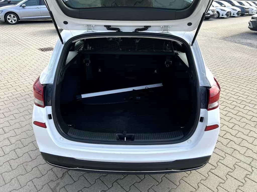 Hyundai i30 cw 1.5 T-GDI Trend *LED Navi Sitzh. Kamera* 11/2022-photo-6