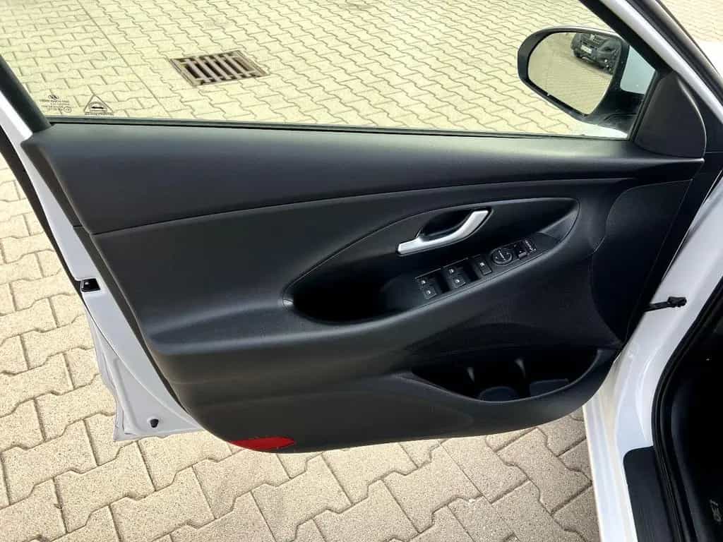 Hyundai i30 cw 1.5 T-GDI Trend *LED Navi Sitzh. Kamera* 11/2022-photo-9