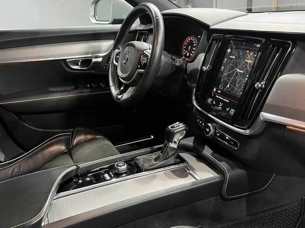 Volvo V90 Kombi R- Design 5*JAHRE GARANTIE|LEDER|NAVI 06/2019-photo-17