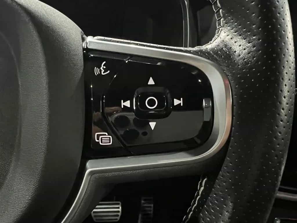 Volvo V90 Kombi R- Design 5*JAHRE GARANTIE|LEDER|NAVI 06/2019-photo-25