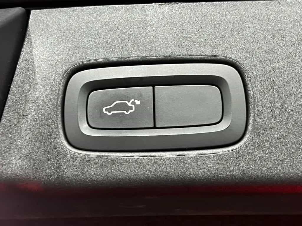Volvo V90 Kombi R- Design 5*JAHRE GARANTIE|LEDER|NAVI 06/2019-photo-8