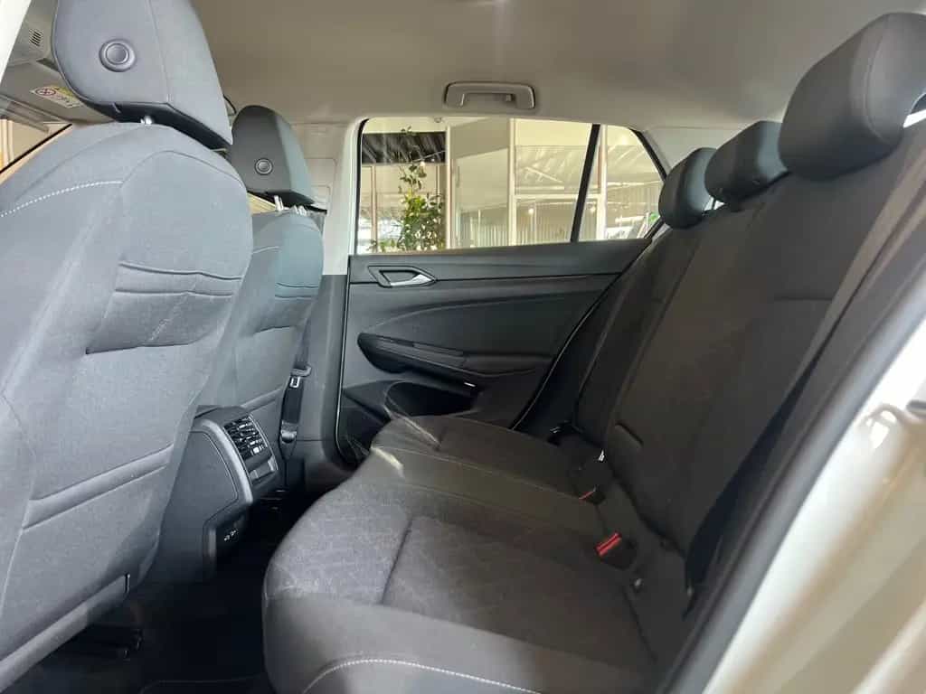 Volkswagen Golf VIII Lim. Life/KAMERA/TEMPOMAT/NAVI/SHZ 01/2023-photo-11