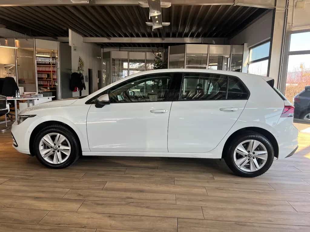 Volkswagen Golf VIII Lim. Life/KAMERA/TEMPOMAT/NAVI/SHZ 01/2023-photo-5