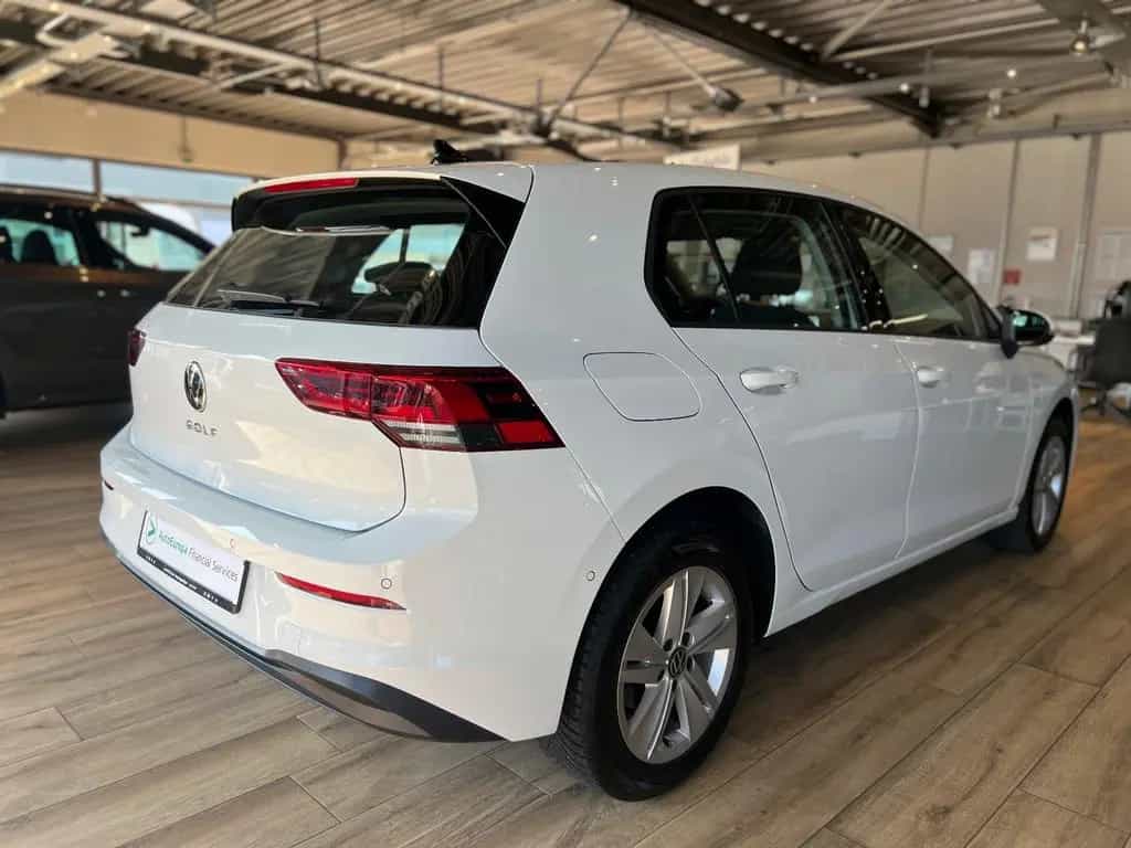 Volkswagen Golf VIII Lim. Life/KAMERA/TEMPOMAT/NAVI/SHZ 01/2023-photo-8