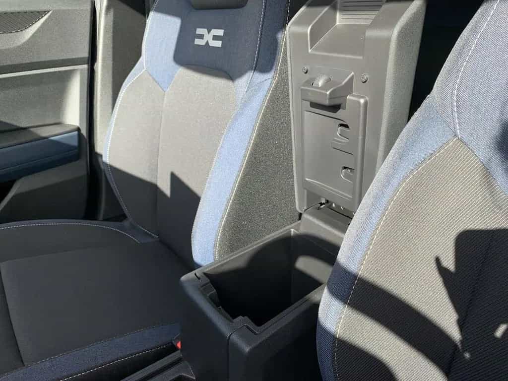 Dacia Duster JOURNEY TCe 130 KAMERA+PDC+KLIMA+LED+DAB+ 07/2024-photo-30