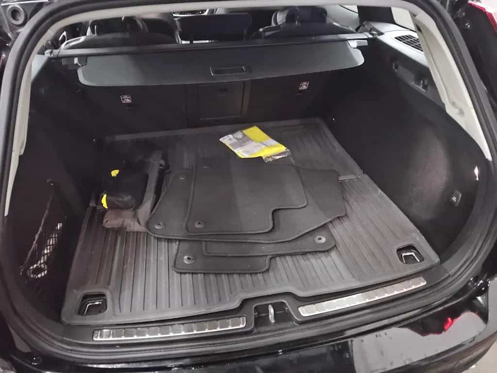 Volvo V60 B3 Momentum Navi LED RFK ACC 11/2021-photo-11