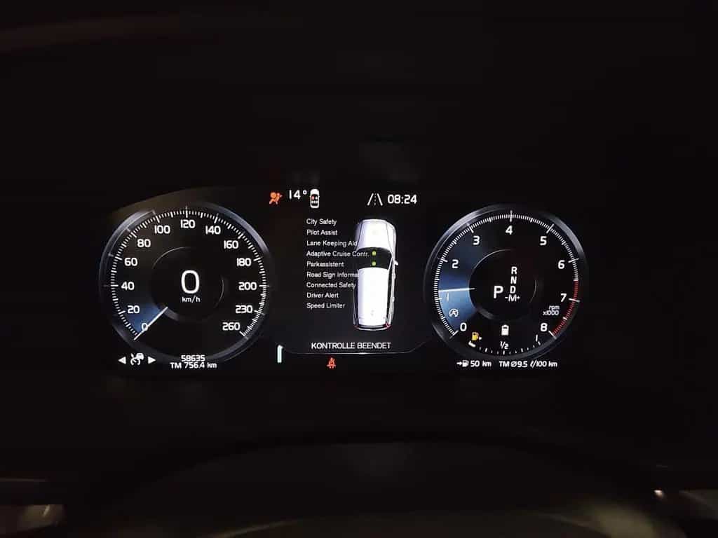 Volvo V60 B3 Momentum Navi LED RFK ACC 11/2021-photo-7