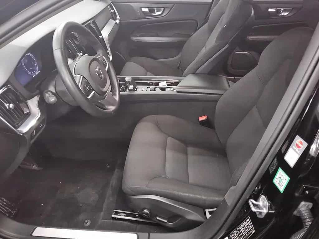 Volvo V60 B3 Momentum Navi LED RFK ACC 11/2021-photo-8