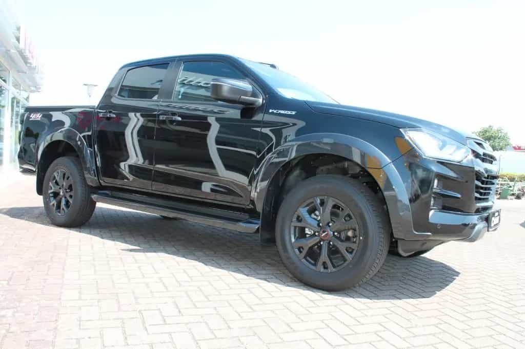 Isuzu D-Max Double Cab 4WD V-CROSS Automatik 03/2025-photo-6