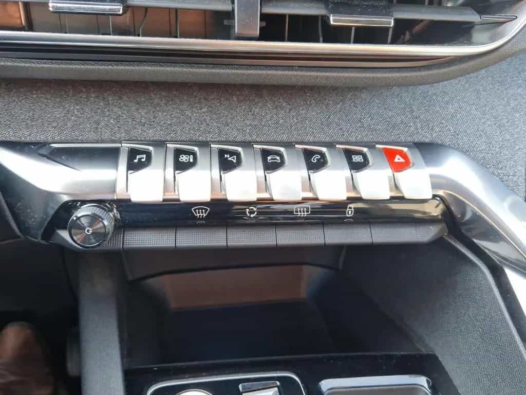 Peugeot 3008 1.2 130 PureTech Allure Pack Navigation/LED 11/2023-photo-17