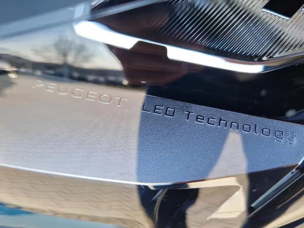 Peugeot 3008 1.2 130 PureTech Allure Pack Navigation/LED 11/2023-photo-25
