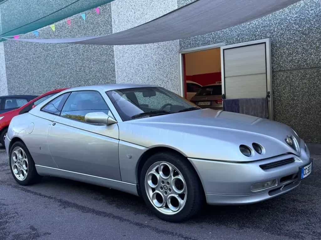 Alfa Romeo GTV 2.0i 16V Twin Spark cat Lux/GPL 07/2002-photo-2