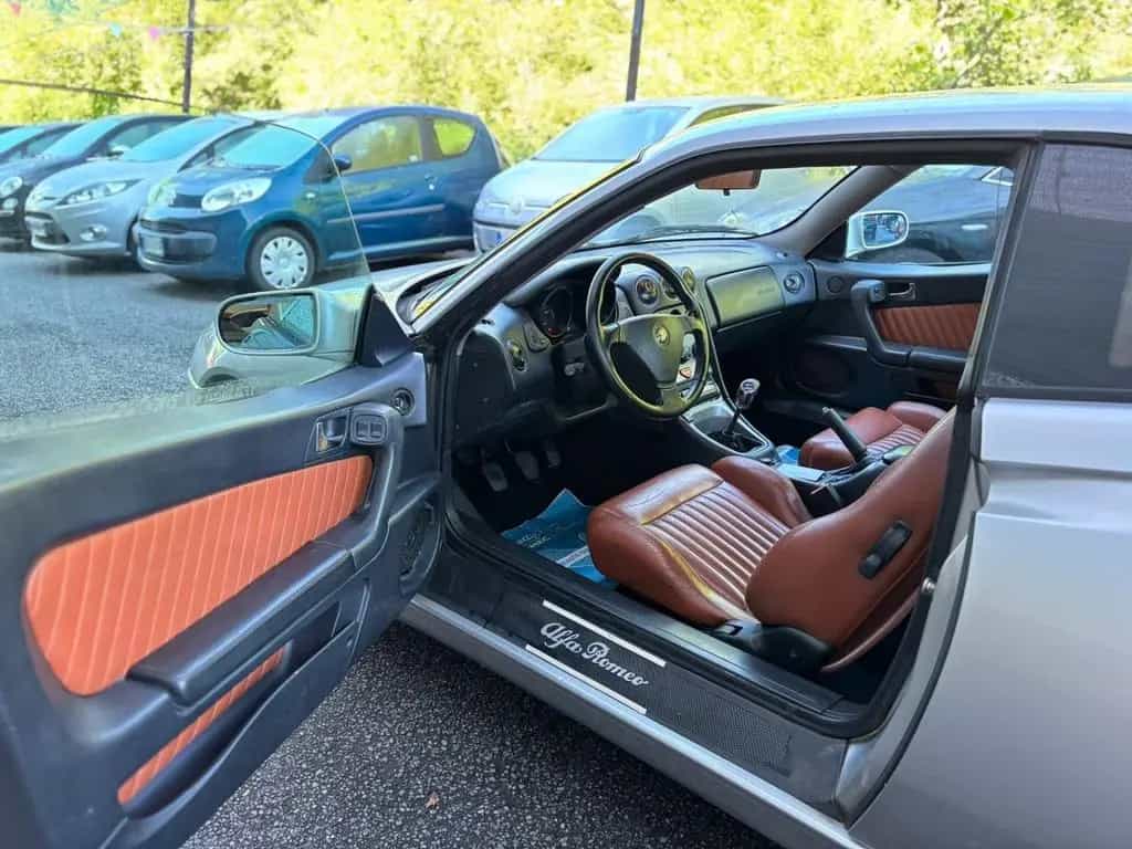 Alfa Romeo GTV 2.0i 16V Twin Spark cat Lux/GPL 07/2002-photo-7