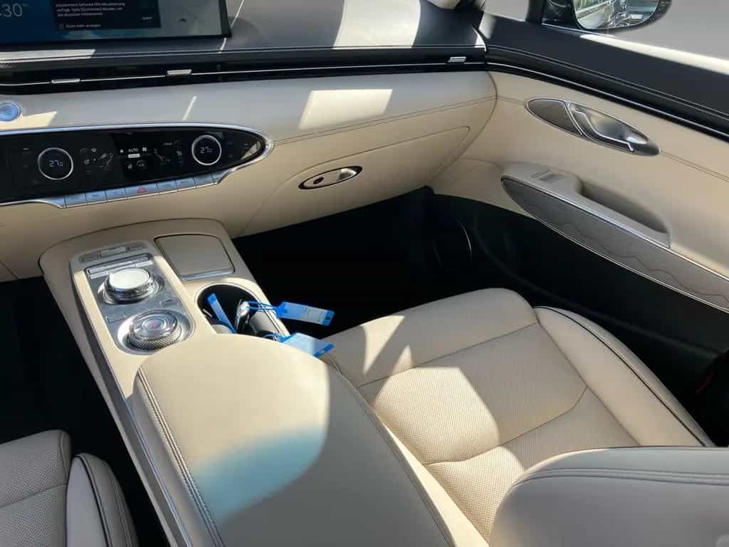 Genesis GV70 2,2L Luxury AWD vom Genesis Vertragspartner 11/2024-photo-12