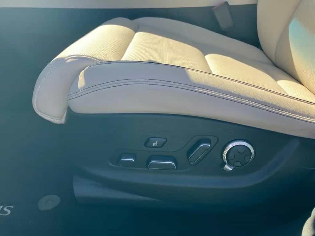 Genesis GV70 2,2L Luxury AWD vom Genesis Vertragspartner 11/2024-photo-9