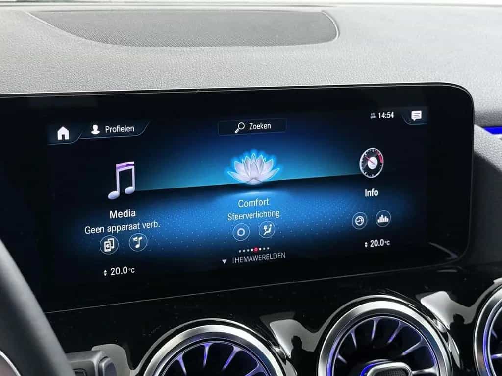 Mercedes-Benz B 180 AMG Business Solution | Achteruitrij kamer 10/2020-photo-36