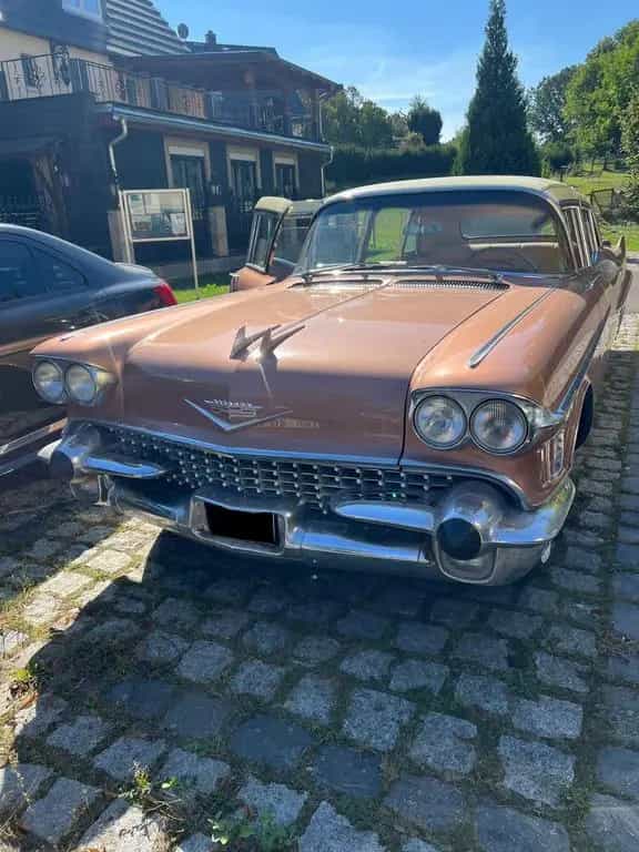 Cadillac Fleetwood Series 75 06/1958-photo-0
