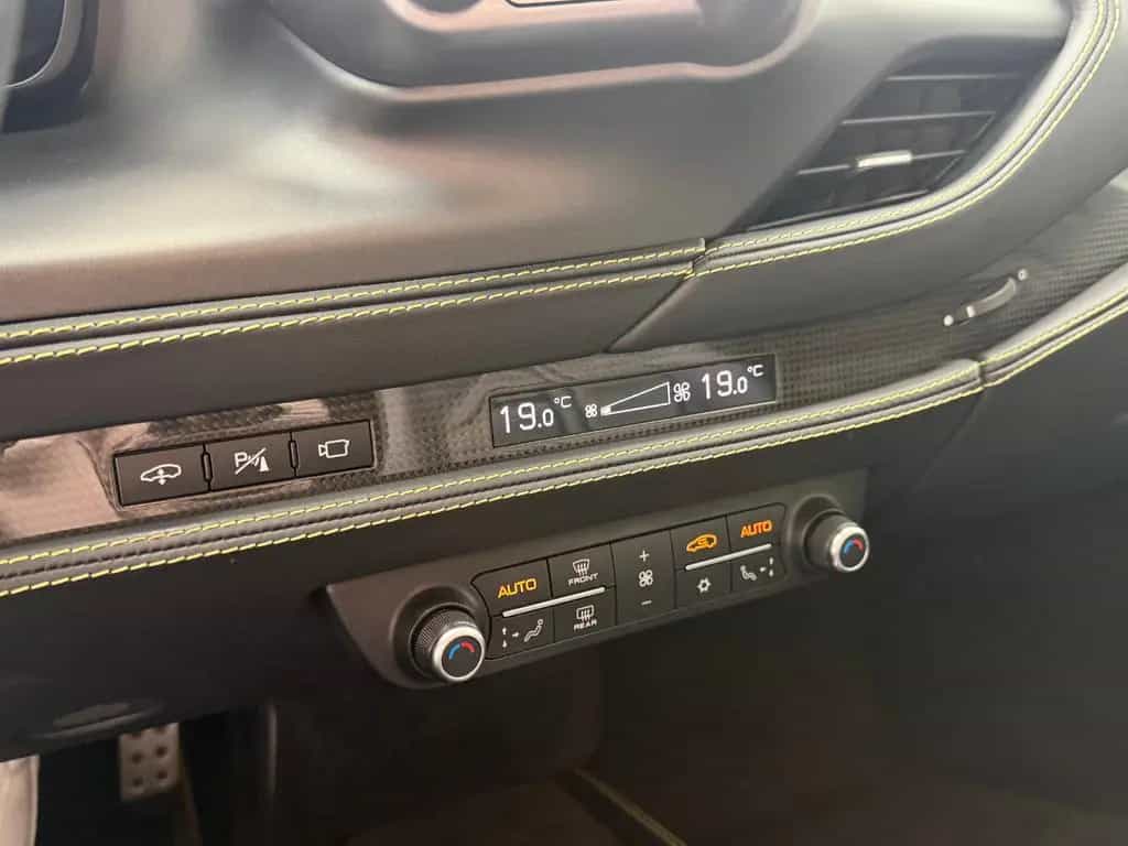 Ferrari F8 Spider /LIFT/KAMERA/CARBON-LED-LENK./MEMORY 05/2021-photo-23